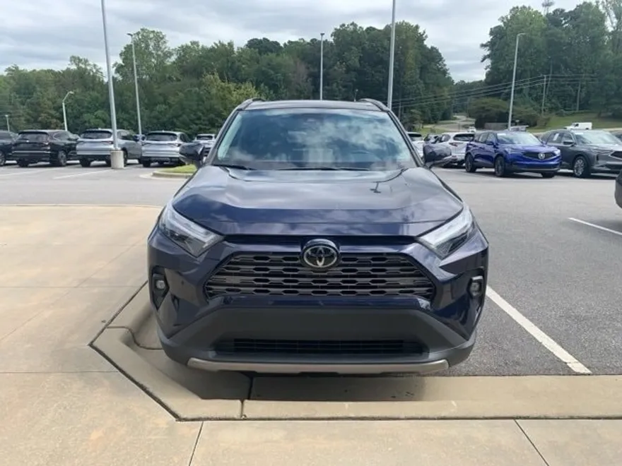 2023 Toyota RAV4 Limited photo 1