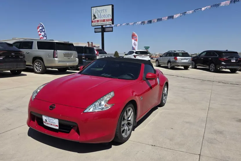 2010 Nissan 370Z Touring photo 1