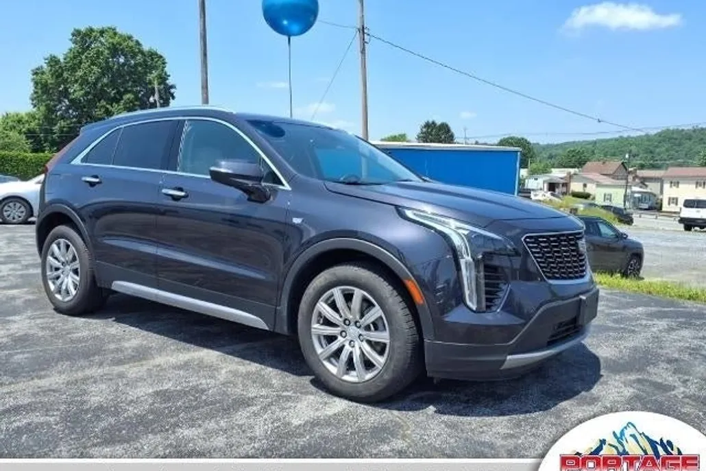 2023 Cadillac XT4 Premium Luxury photo 1