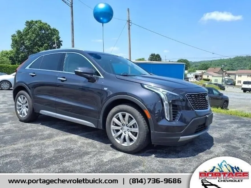 2023 Cadillac XT4 Premium Luxury photo 1