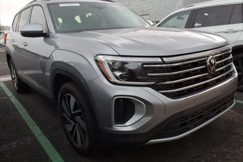 2024 Volkswagen Atlas SE Technology photo 1