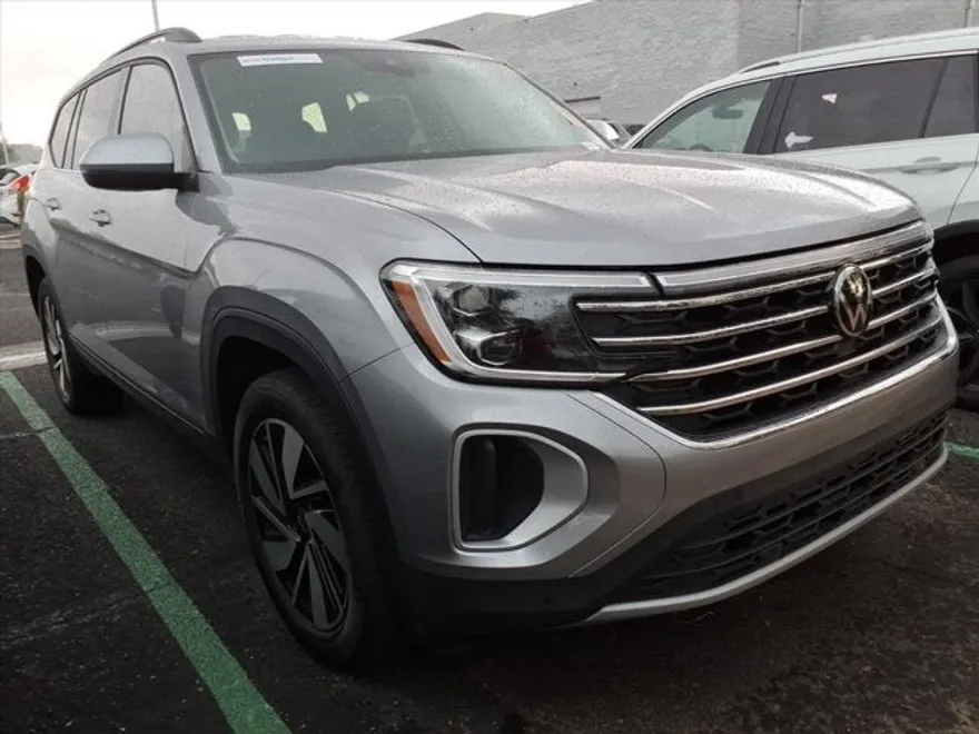 2024 Volkswagen Atlas SE Technology photo 1