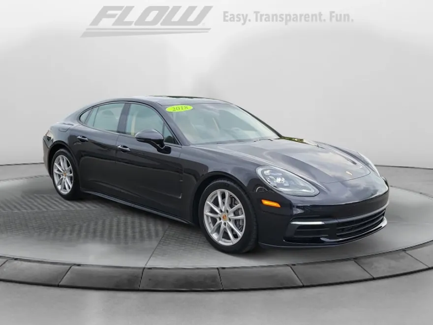 2018 Porsche Panamera Base photo 1