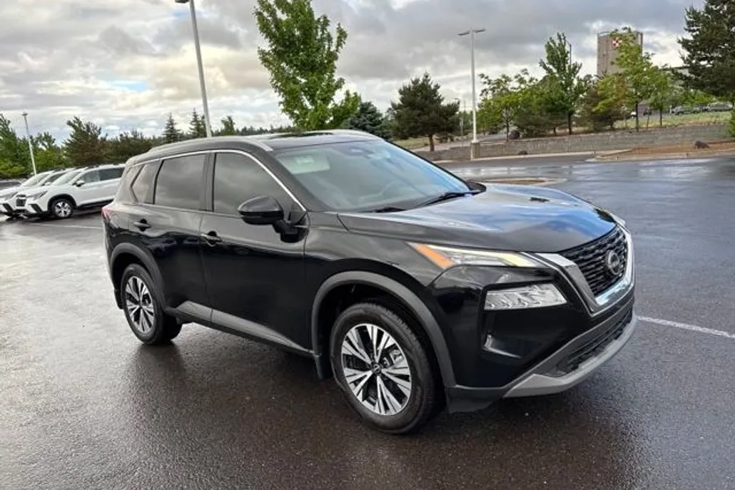 2022 Nissan Rogue SV photo 1