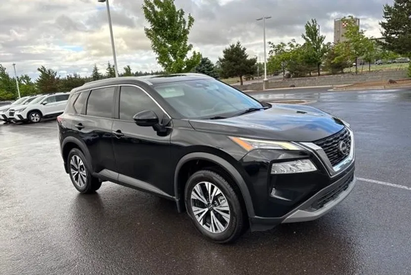 2022 Nissan Rogue SV photo 1