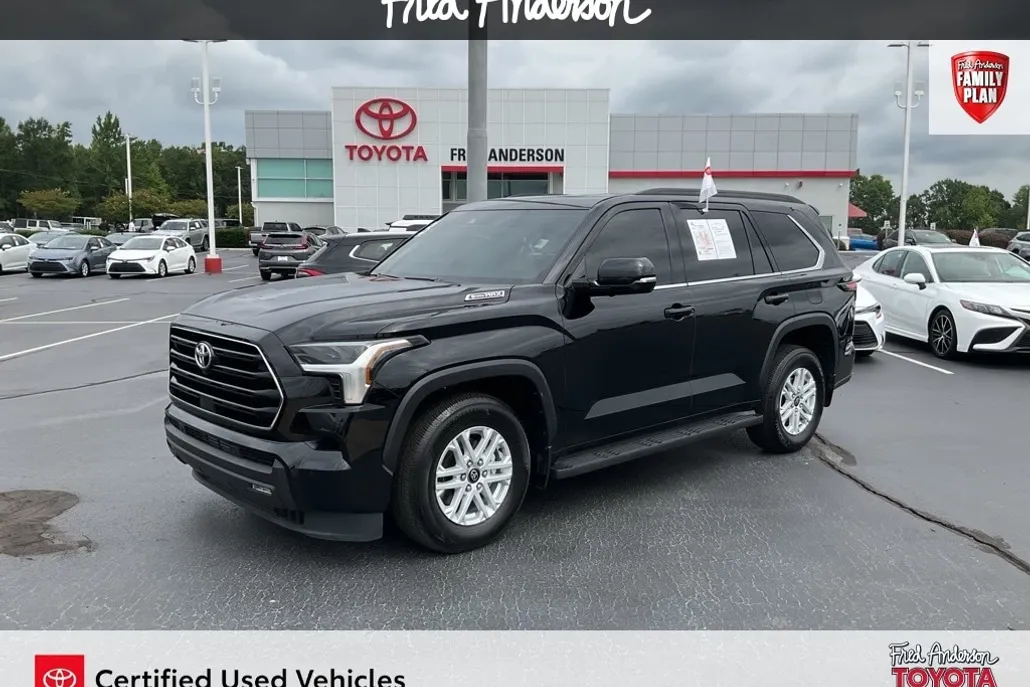 2025 Toyota Sequoia SR5 photo 1