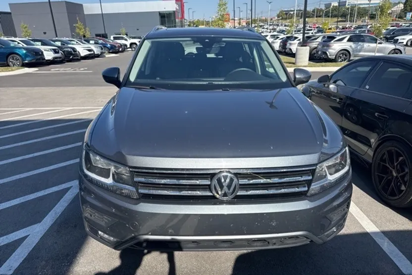 2020 Volkswagen Tiguan SEL photo 1