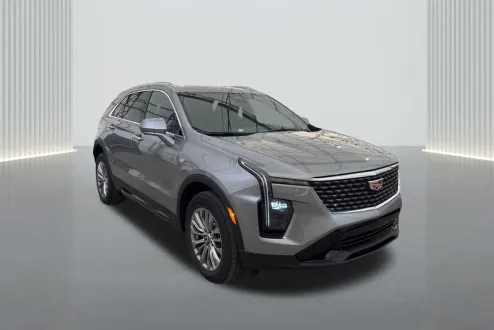 2025 Cadillac XT4 Premium Luxury photo 3