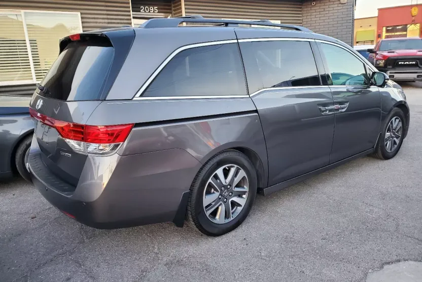 2015 Honda Odyssey Touring Elite photo 1