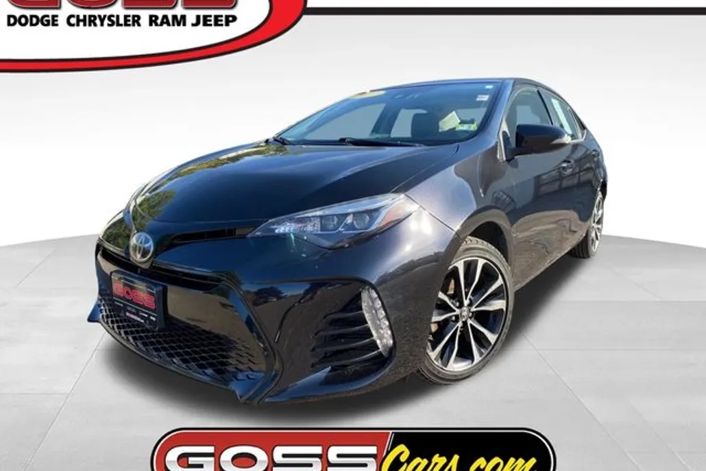 2017 Toyota Corolla SE photo 1