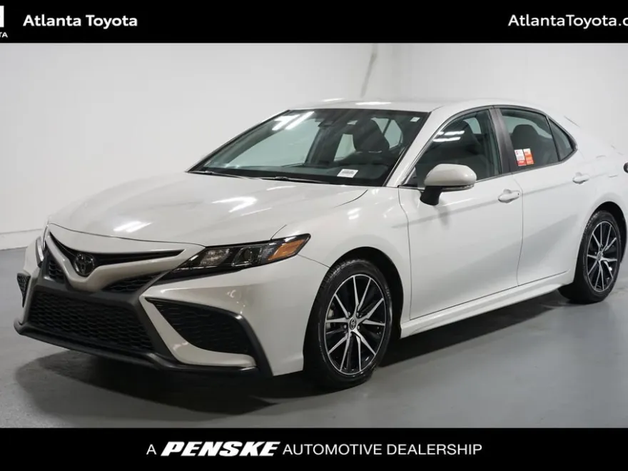 2023 Toyota Camry SE photo 1