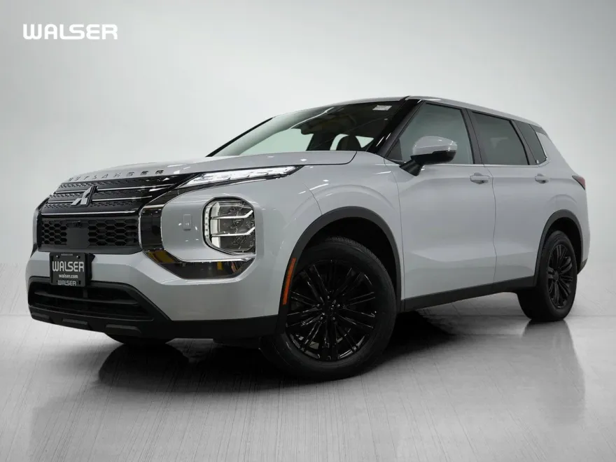 2024 Mitsubishi Outlander ES photo 1