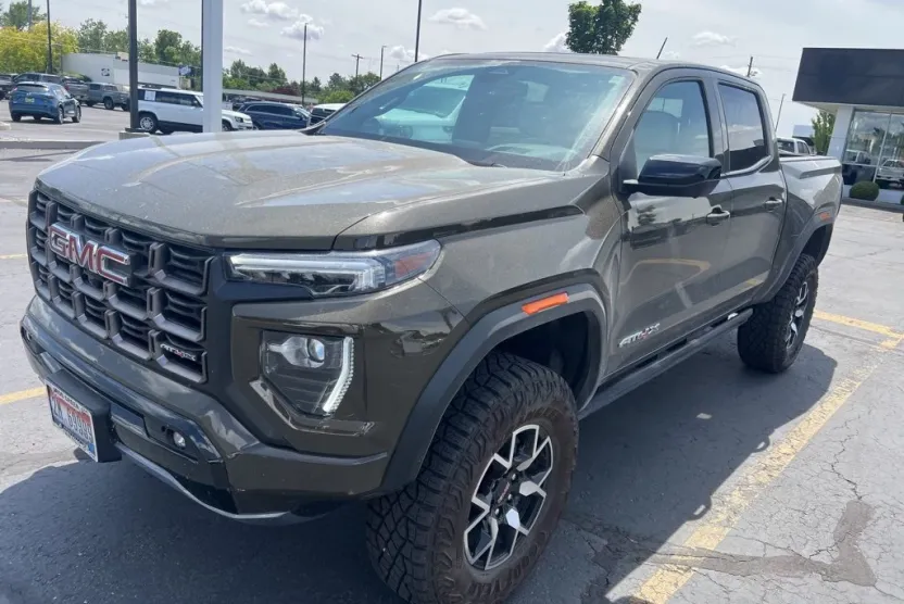 2024 Gmc Canyon AT4X photo 1