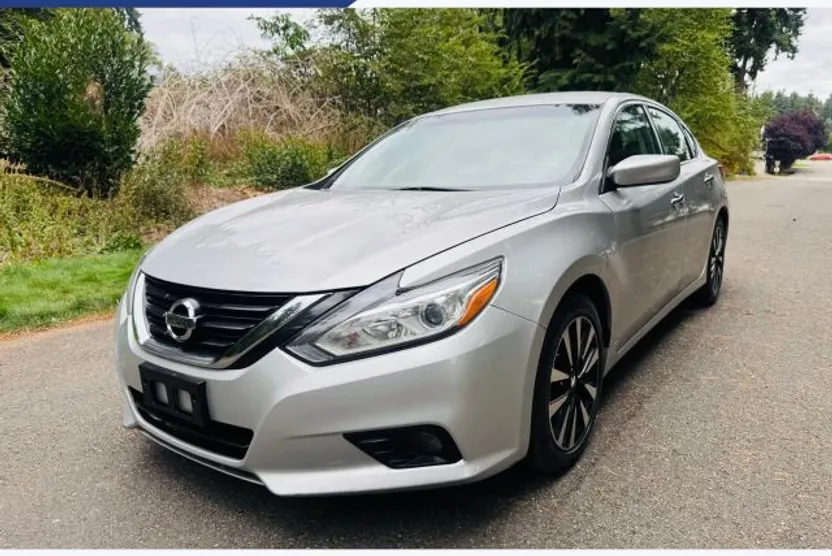 2018 Nissan Altima 2.5 SV photo 1