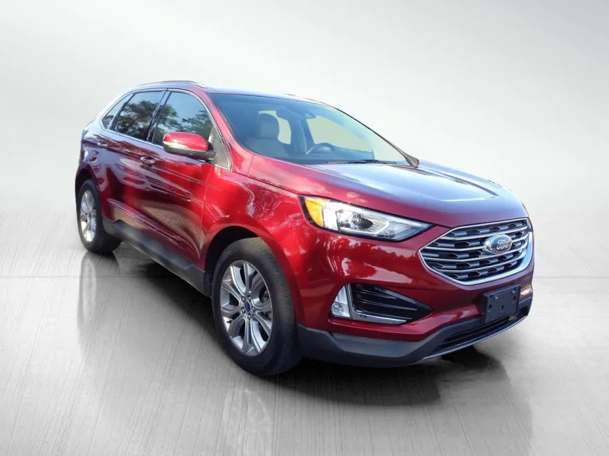 2019 Ford Edge Titanium photo 1