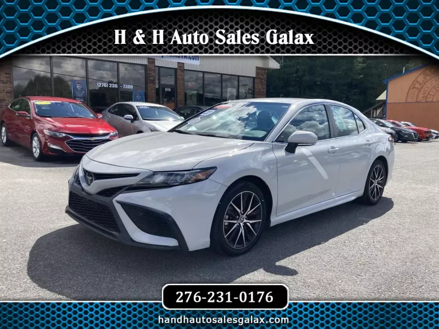 2023 Toyota Camry SE photo 1