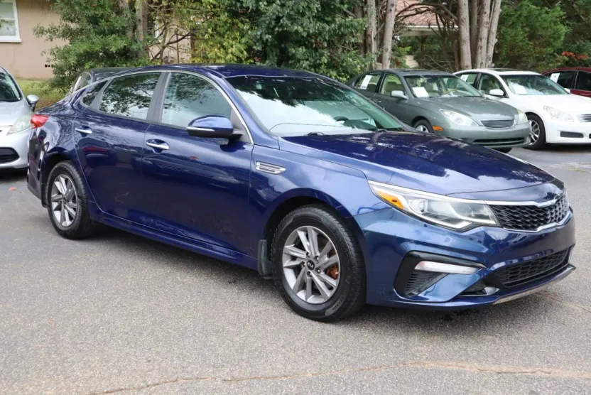 2020 Kia Optima LX photo 1