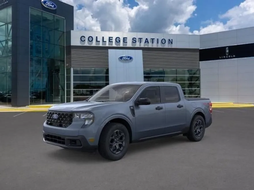2025 Ford Maverick XLT photo 1