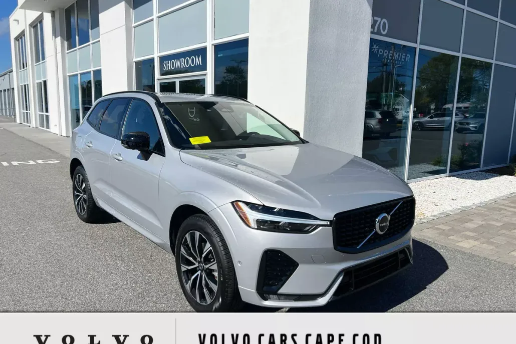 2025 Volvo XC60 B5 Plus photo 1
