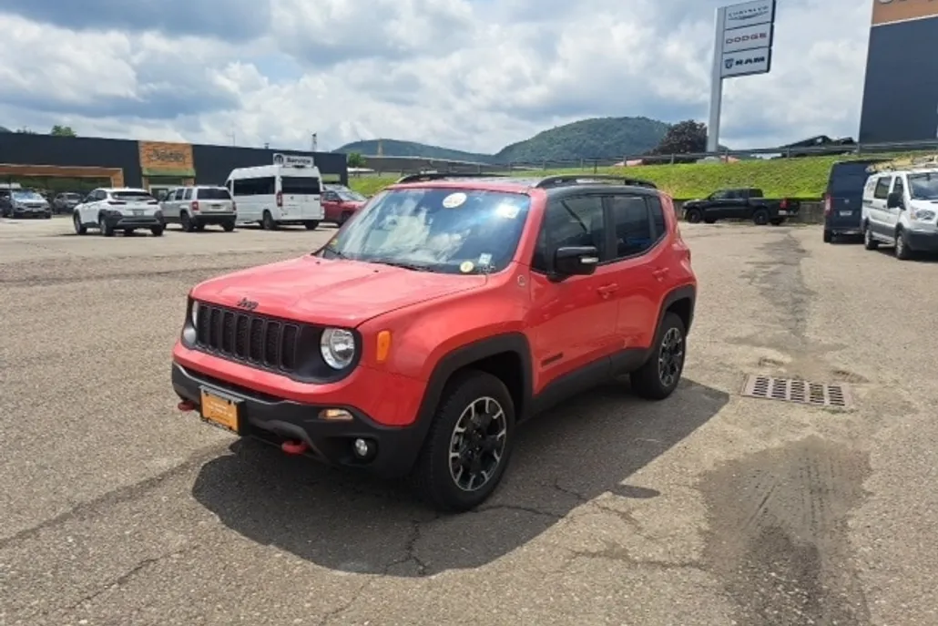 2023 Jeep Renegade Trailhawk photo 1
