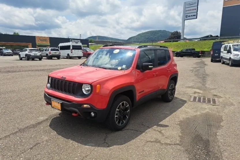 2023 Jeep Renegade Trailhawk photo 1