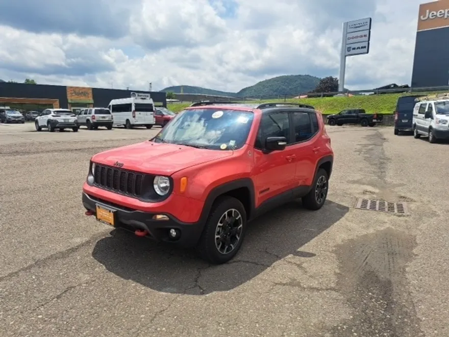 2023 Jeep Renegade Trailhawk photo 1