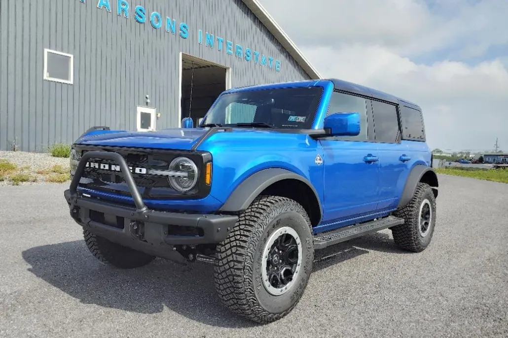 2024 Ford Bronco Outer Banks photo 1