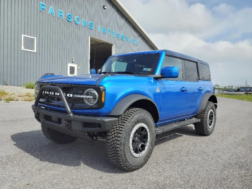 2024 Ford Bronco Outer Banks photo 1