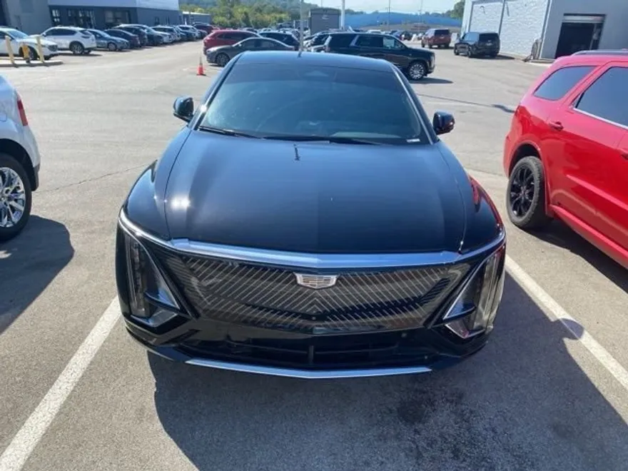 2023 Cadillac Lyriq Luxury photo 1