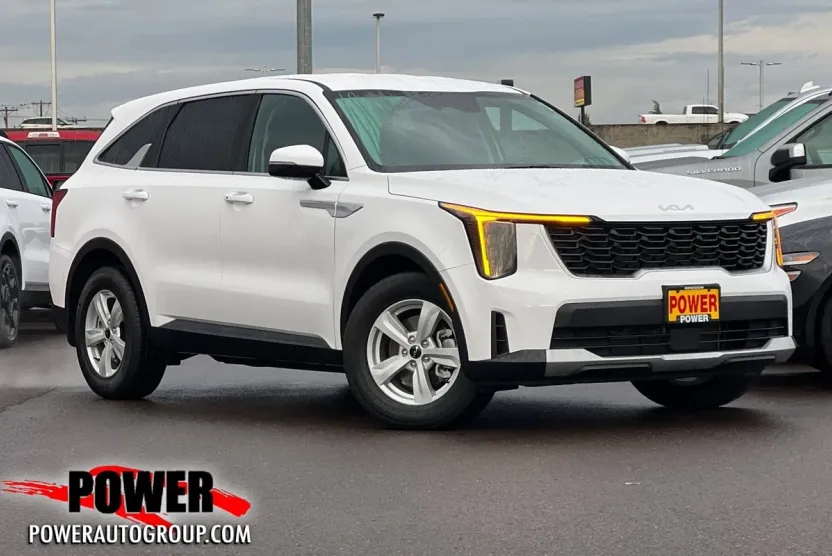 2025 Kia Sorento LX photo 1
