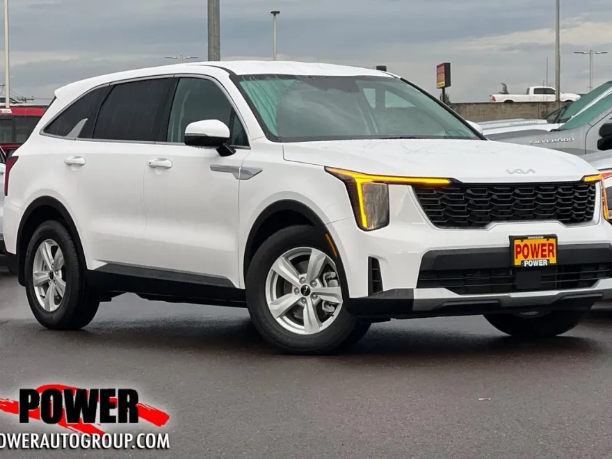 2025 Kia Sorento LX photo 1