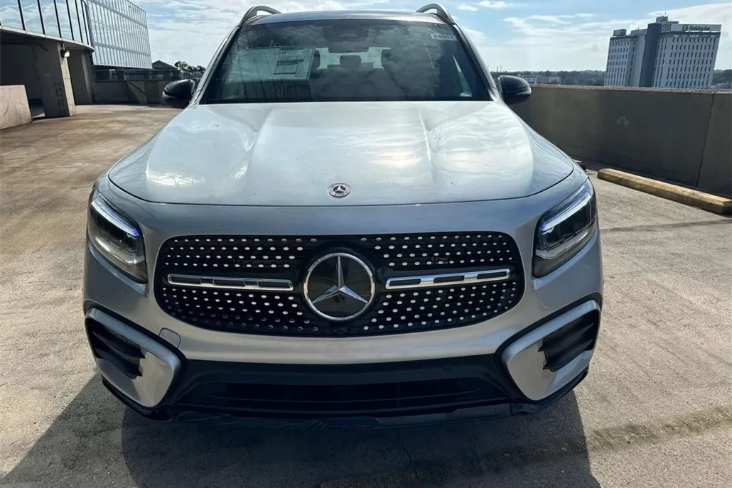 2025 Mercedes Benz GLB 250 photo 1