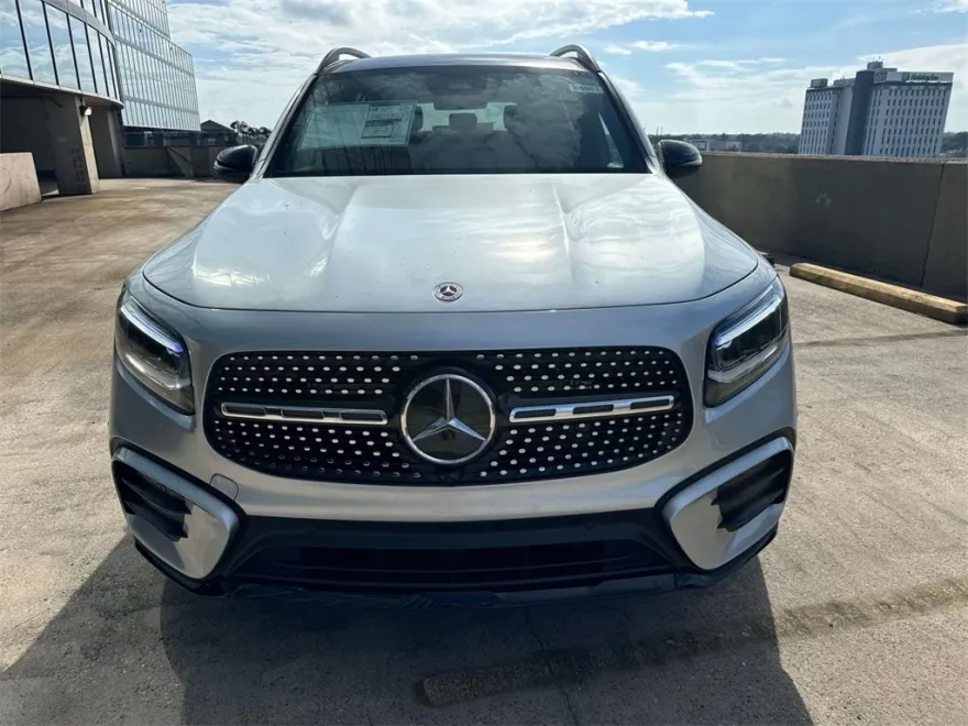 2025 Mercedes Benz GLB 250 photo 1