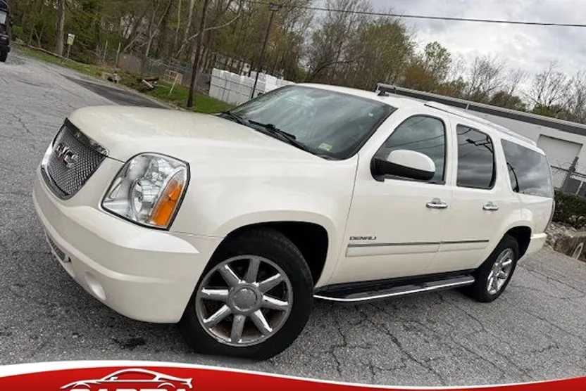 2012 Gmc Yukon XL Denali photo 1