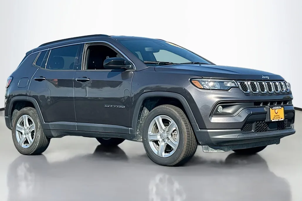 2024 Jeep Compass Latitude photo 1