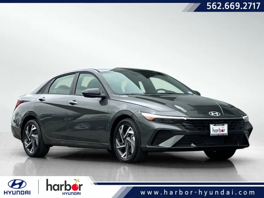 2025 Hyundai Elantra SEL Sport photo 1