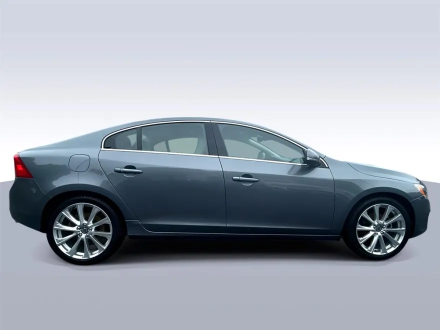 2017 Volvo S60 T5 Inscription Platinum photo 1