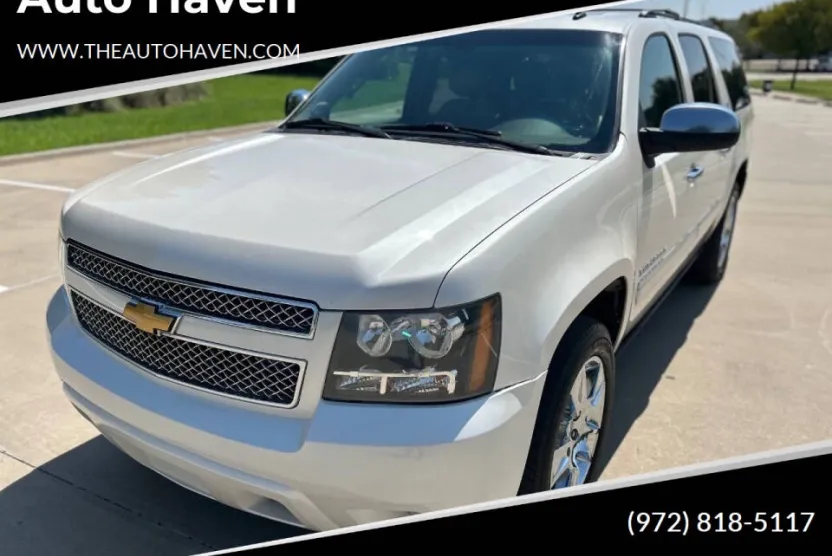 2012 Chevrolet Suburban LTZ photo 1