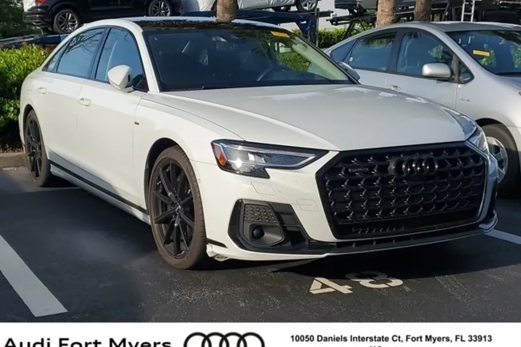 2022 Audi A8 L 55 Quattro photo 1