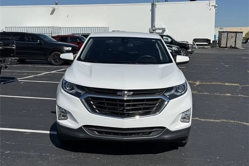 2020 Chevrolet Equinox LT photo 1