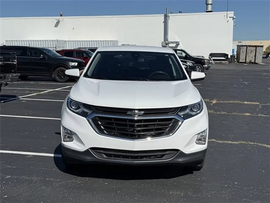 2020 Chevrolet Equinox LT photo 1