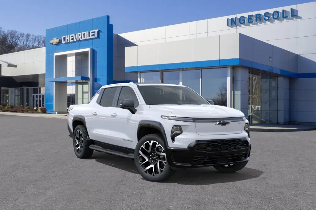 2025 Chevrolet Silverado EV RST photo 1