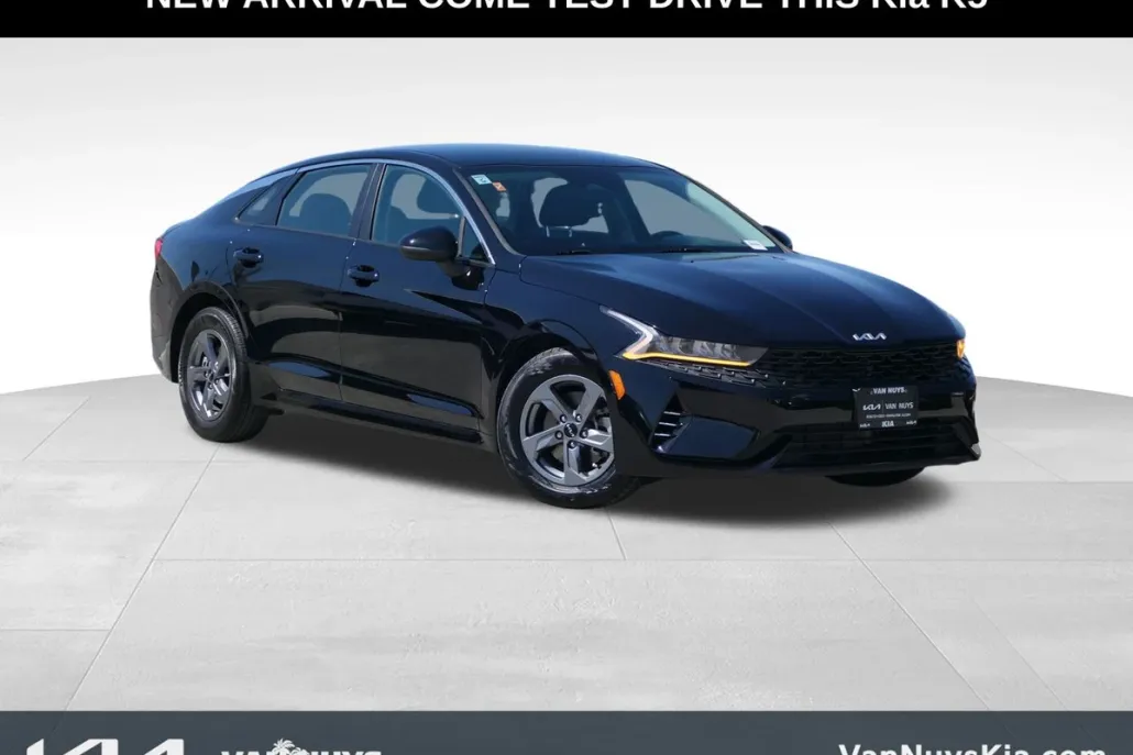 2024 Kia K5 LXS photo 1