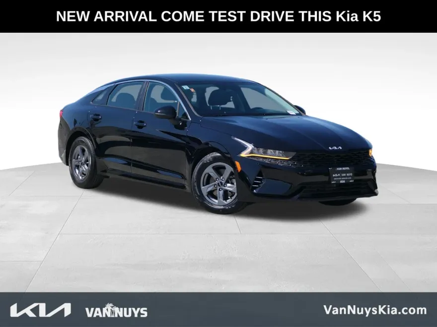 2024 Kia K5 LXS photo 1