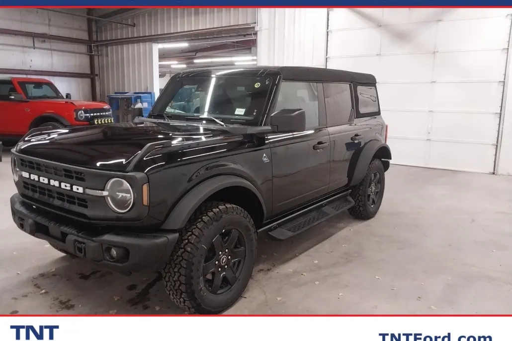 2024 Ford Bronco Black Diamond photo 1