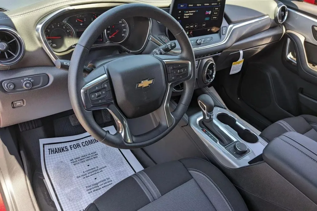 2025 Chevrolet Blazer 2LT photo 1