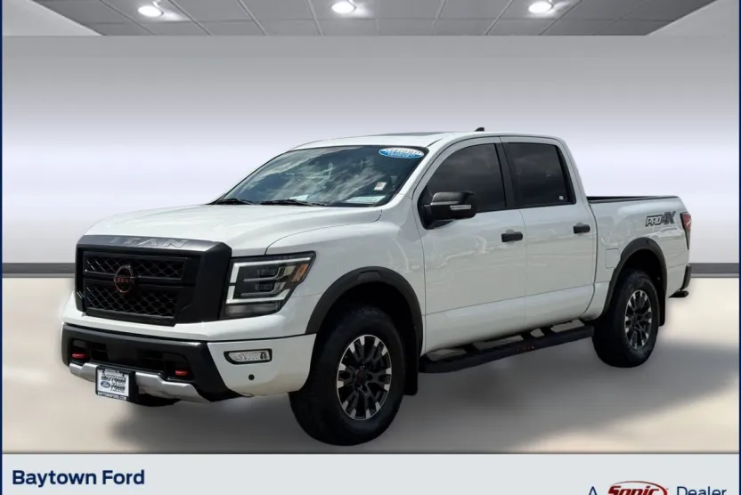 2024 Nissan Titan PRO-4X photo 1