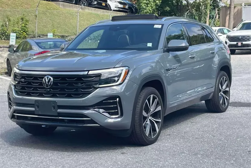 2024 Volkswagen Atlas Cross Sport SEL Premium R-Line photo 1