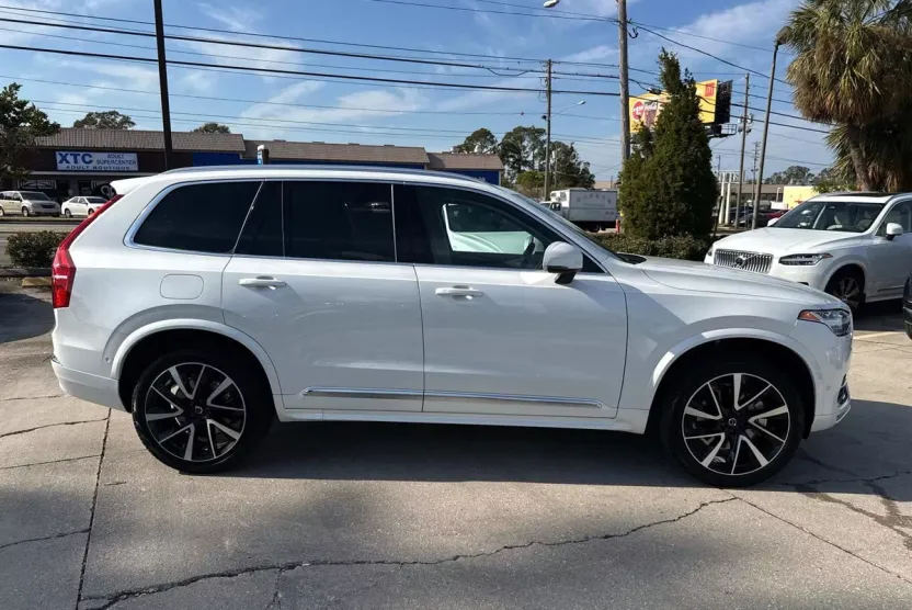2025 Volvo XC90 Plus photo 1