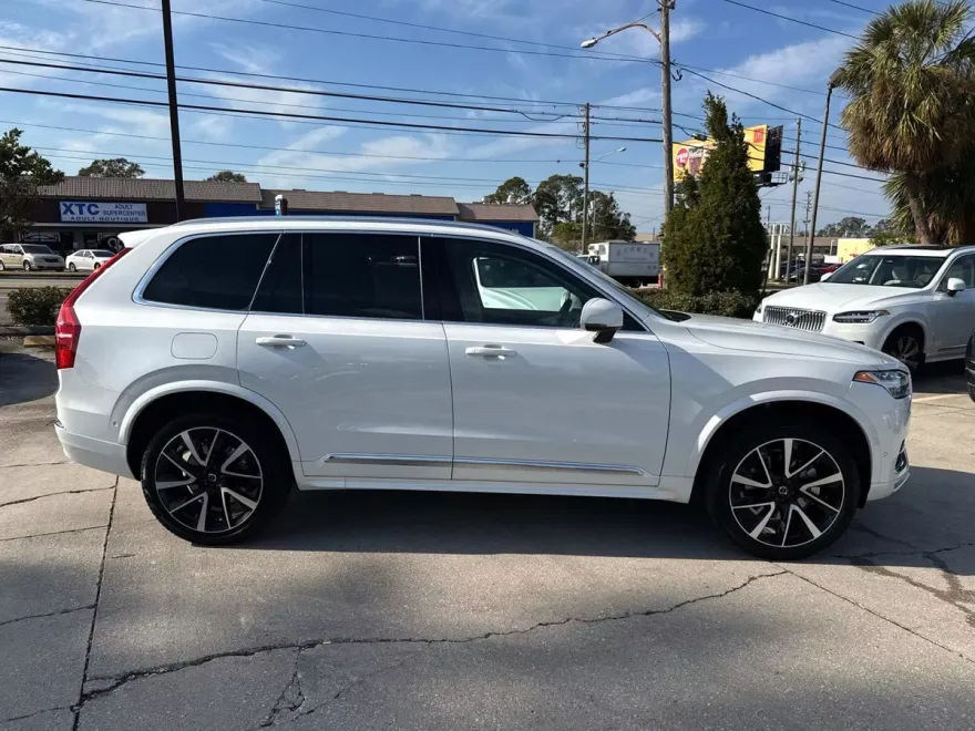 2025 Volvo XC90 Plus photo 1